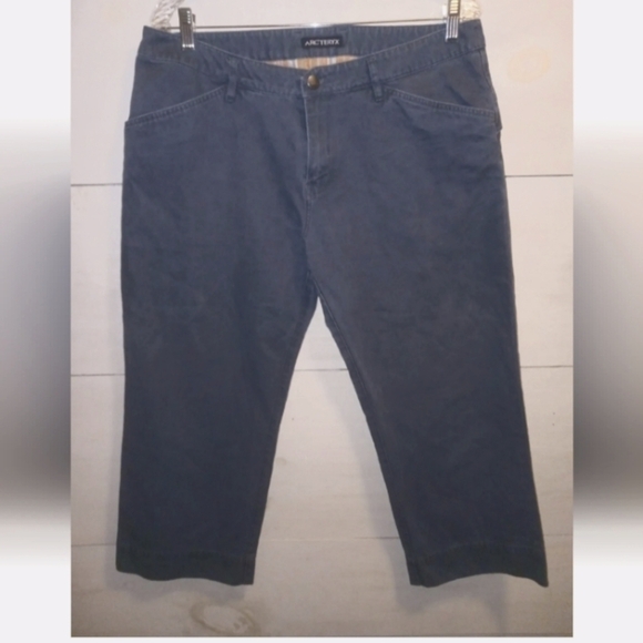 Arcteryx Women's Capri Pants Size 12. Blue in color - Picture 1 of 5